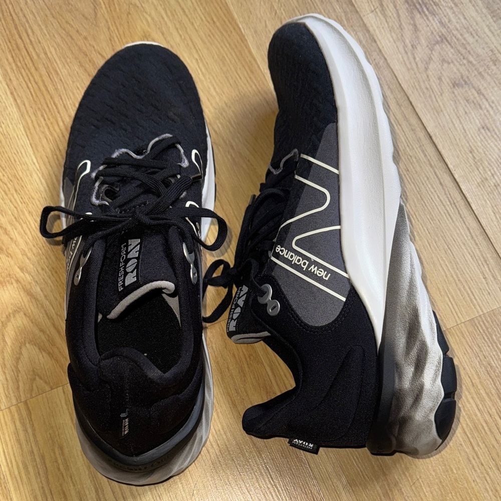 New Balance Size 12.5 Women’s 11 men’s Black and Gray Athletic running Shoes
